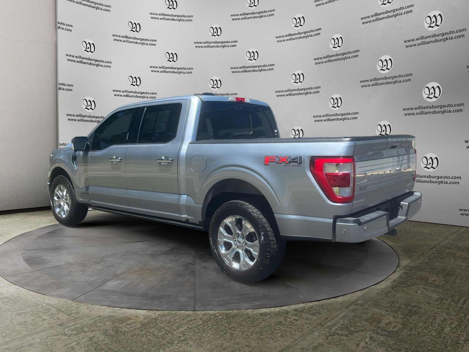 Used 2022 Silver Ford Platinum image 3