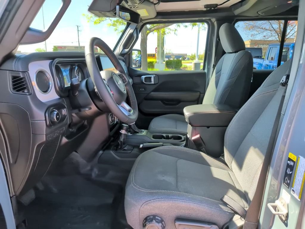 Used 2024 Gray Jeep Sahara image 18