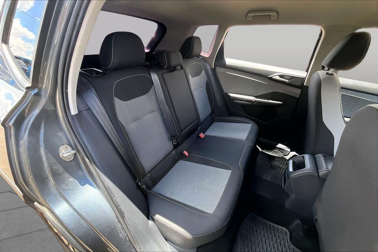 Used 2022 Platinum Gray Metallic Volkswagen S image 20