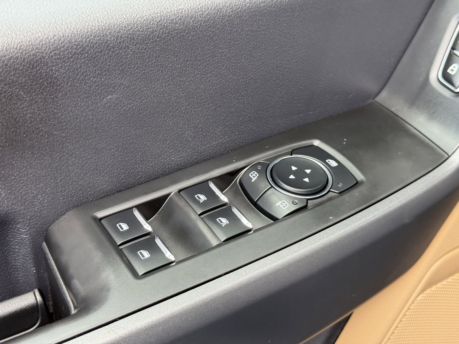 Used 2024 Oxford White Ford XLT image 18