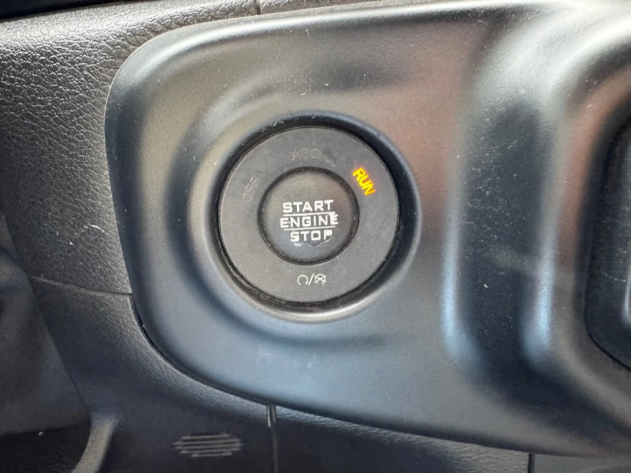 Used 2019 Ocean Blue Metallic Clearcoat Jeep Sport S image 24
