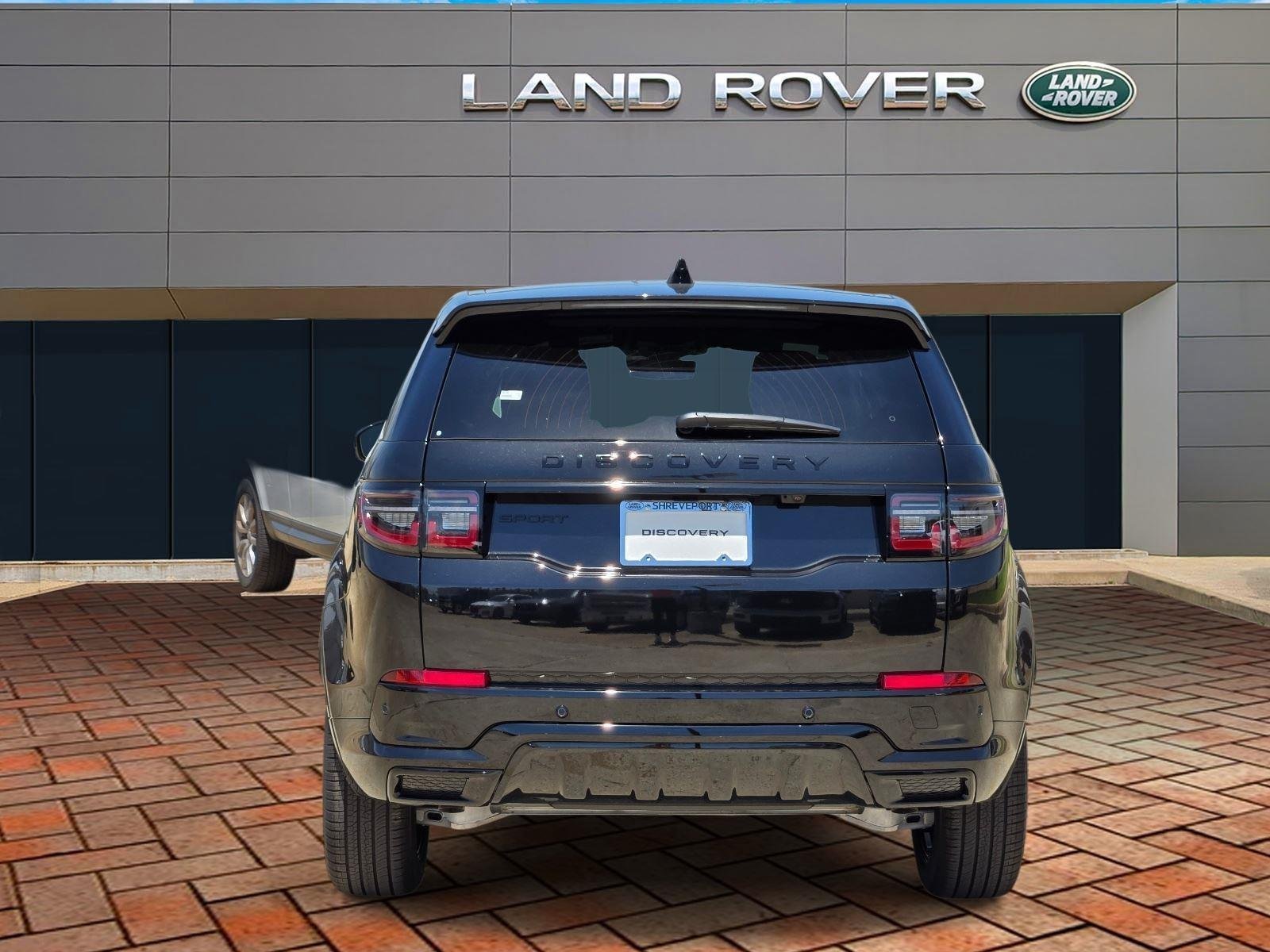 New 2026 Santorini Black LAND ROVER Landmark Edition image 5