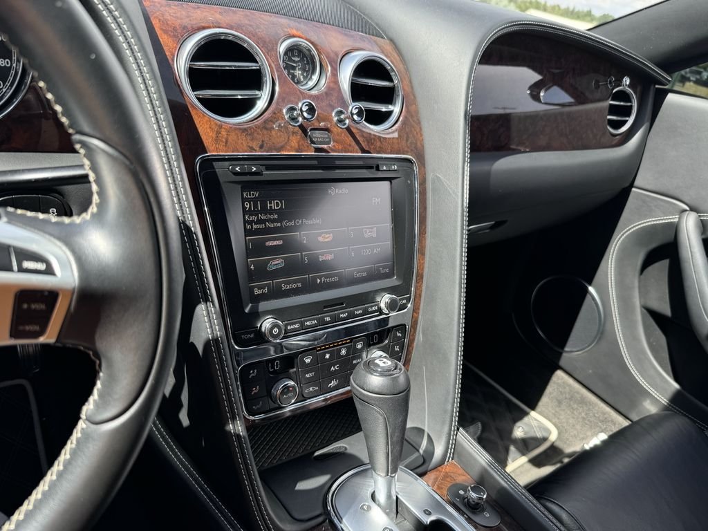 Used 2012 Black Bentley Base image 25