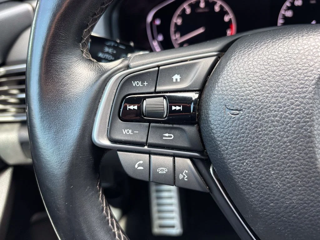 Used 2019  Honda Sport image 29