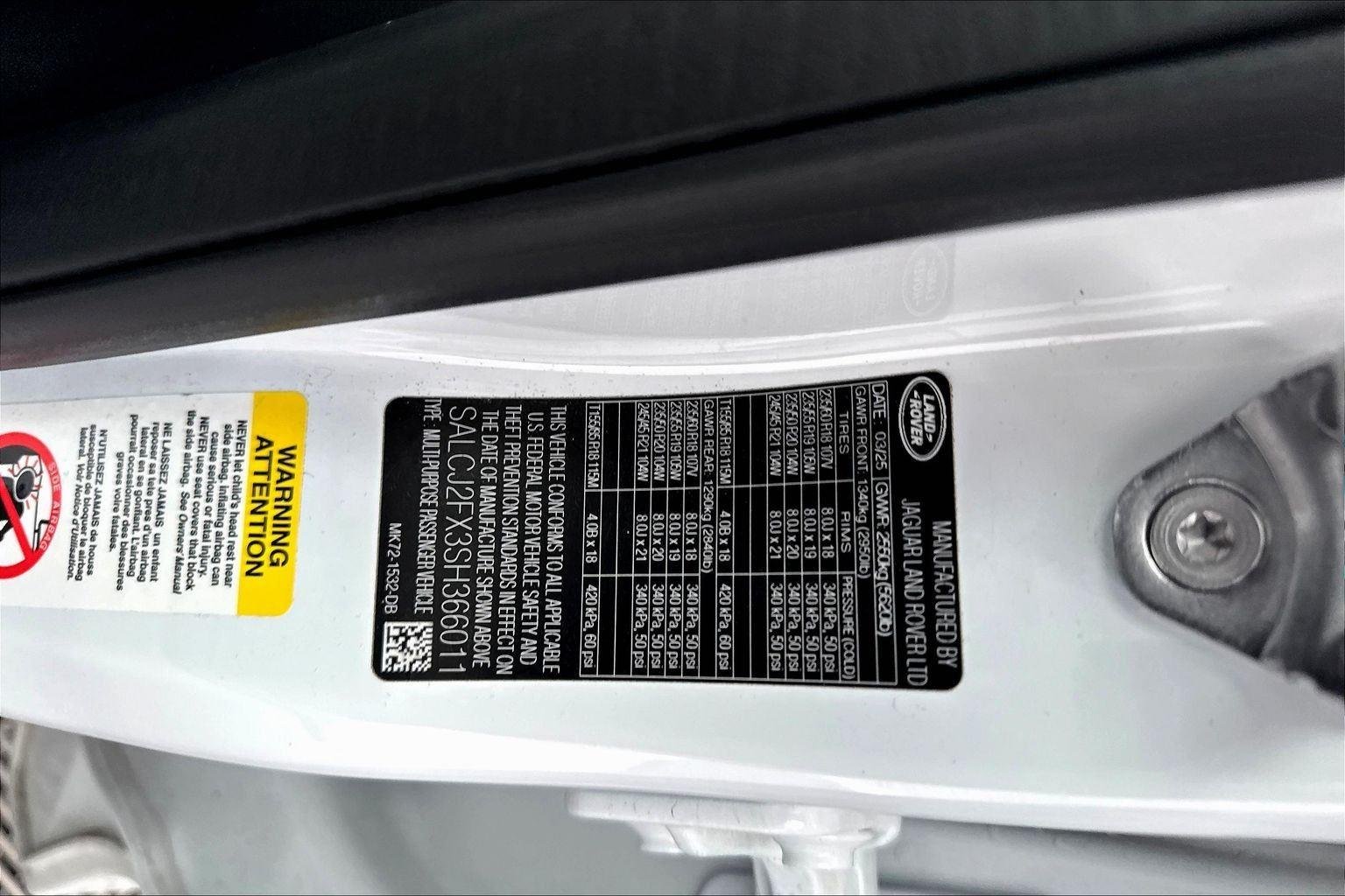 Used 2025 Fuji White Land Rover S image 18