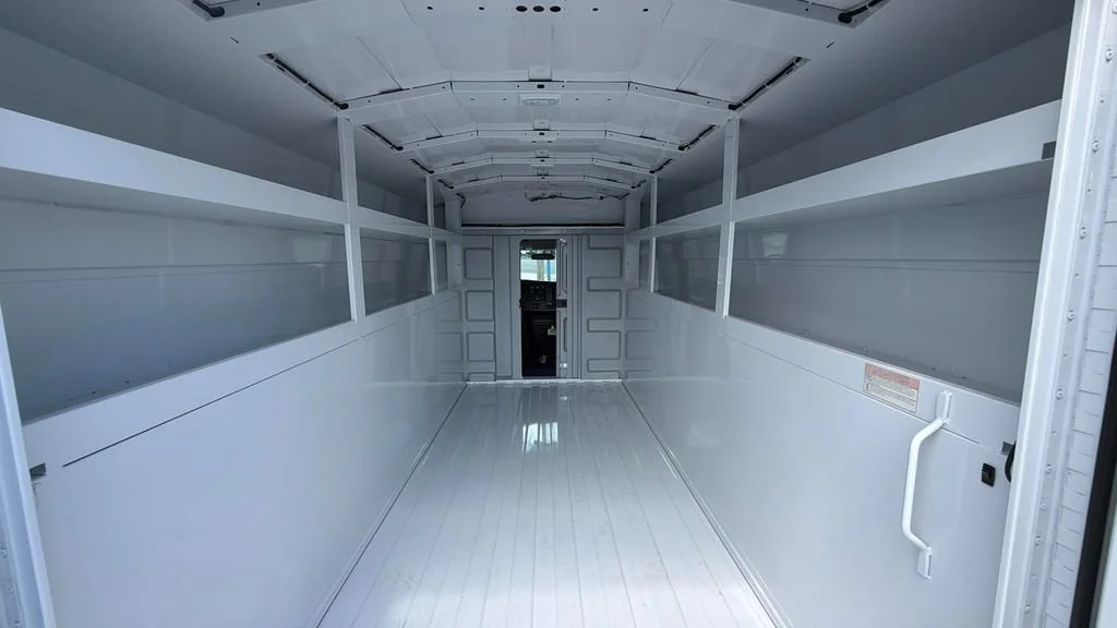 New 2026 Summit White Chevrolet 1WT image 21