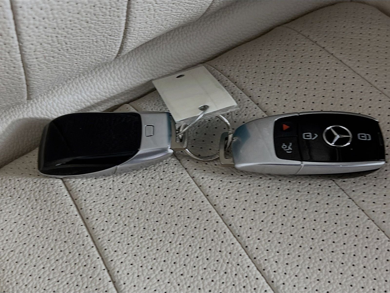 Used 2017 Black Mercedes-Benz E 300 image 33