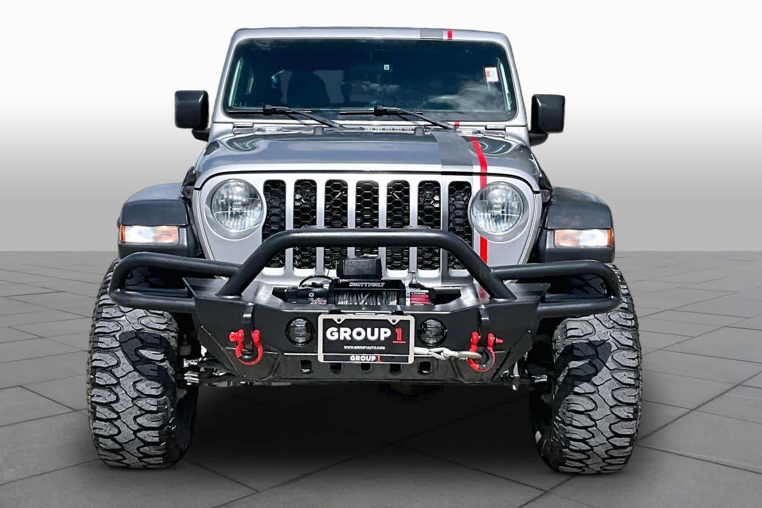 Used 2020 Billet Silver Metallic Clearcoat Jeep Sport S image 4