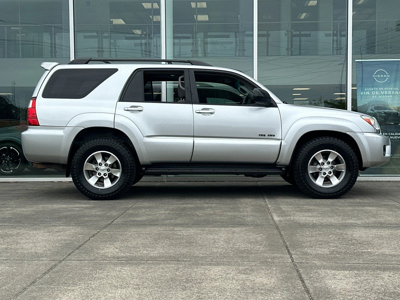 Used 2006 Toyota 4Runner SR5 with VIN JTEBT14R768032917 for sale in Portland, OR