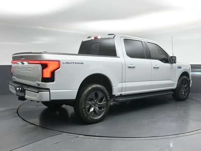 Used 2024 White Ford Lariat image 7
