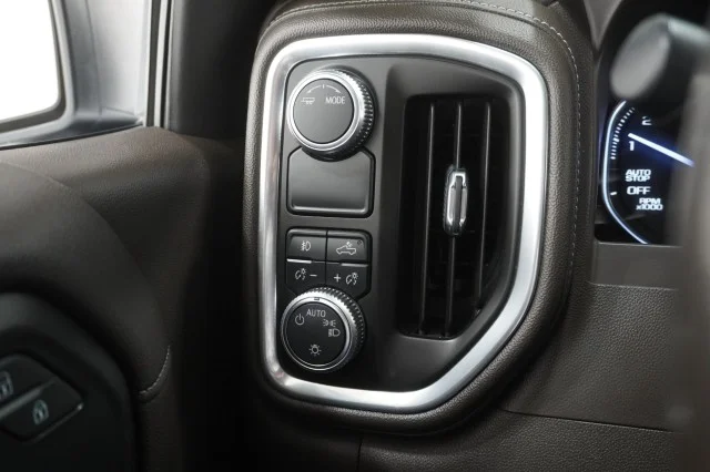 Used 2020 WHITE GMC Elevation image 28