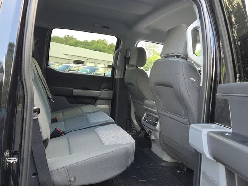 New 2026 Agate Black Metallic Ford F-250® XLT image 16