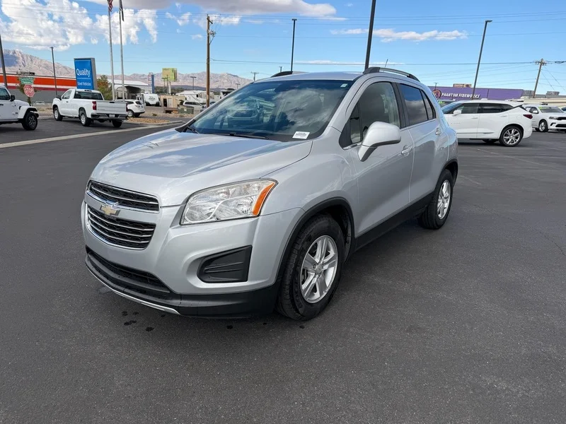 Used 2015 SILVER ICE METALLIC Chevrolet LT image 7