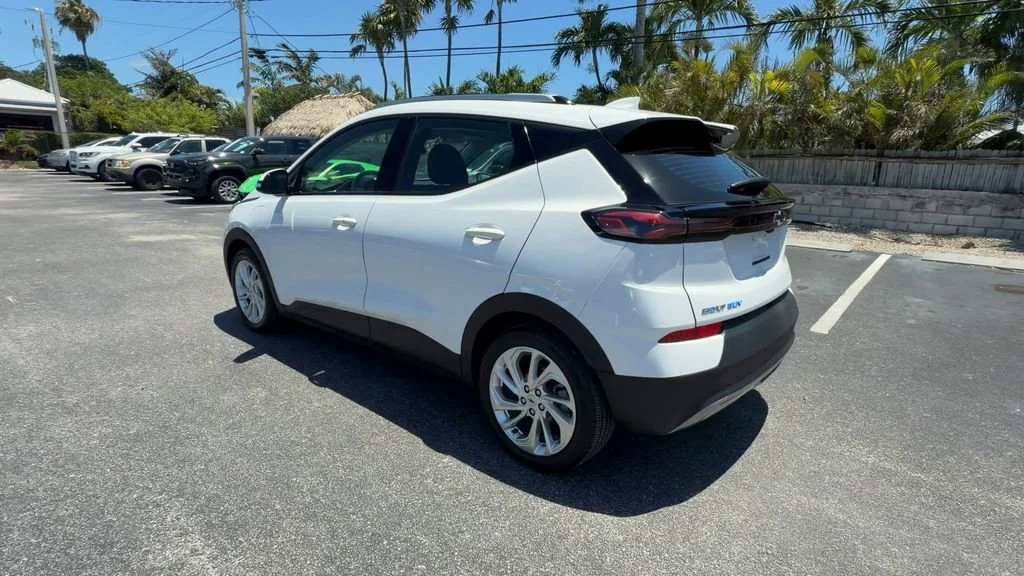 Used 2023 Summit White Chevrolet LT image 6