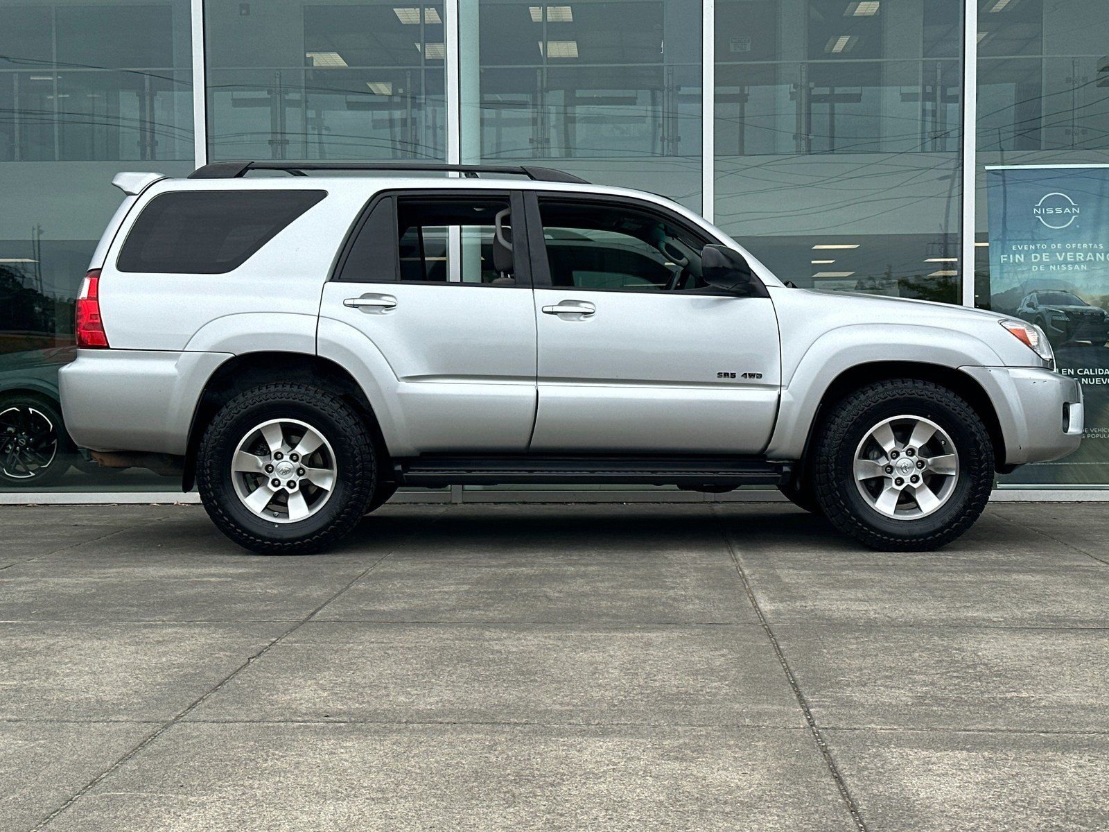 Used 2006 Titanium Metallic Toyota SR5 image 2