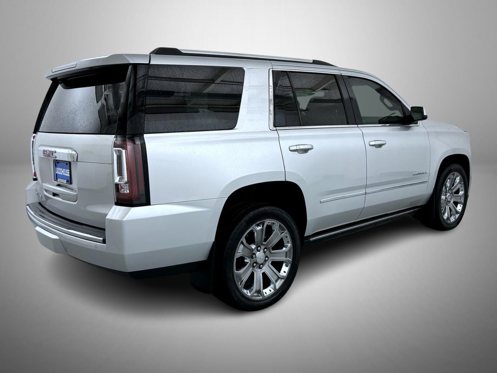 Used 2016 Silver GMC Denali image 5