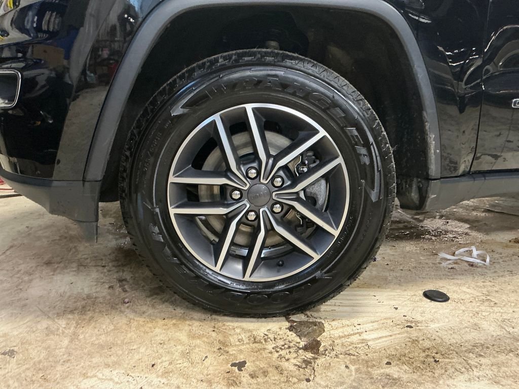 Used 2022 Black Jeep Limited image 11