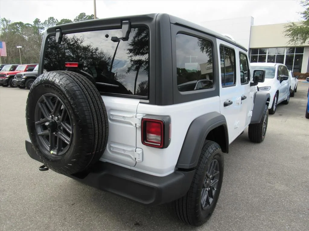 New 2026 Bright White Clear-Coat Exterior Paint Jeep Sport S image 7