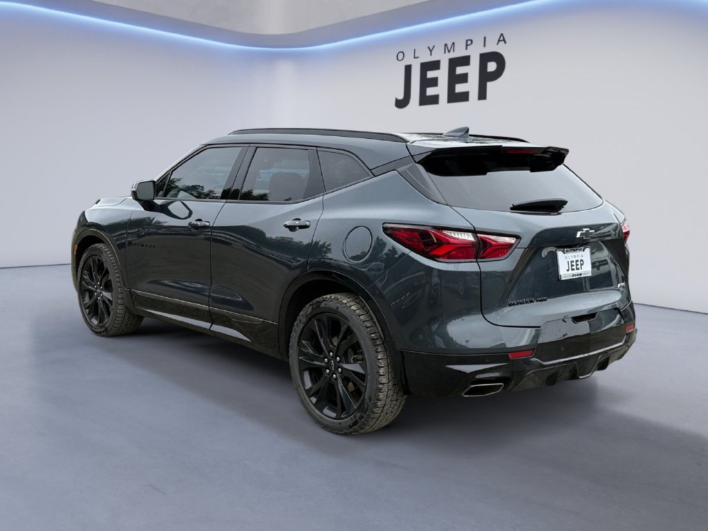 Used 2019 Gray Chevrolet RS image 3