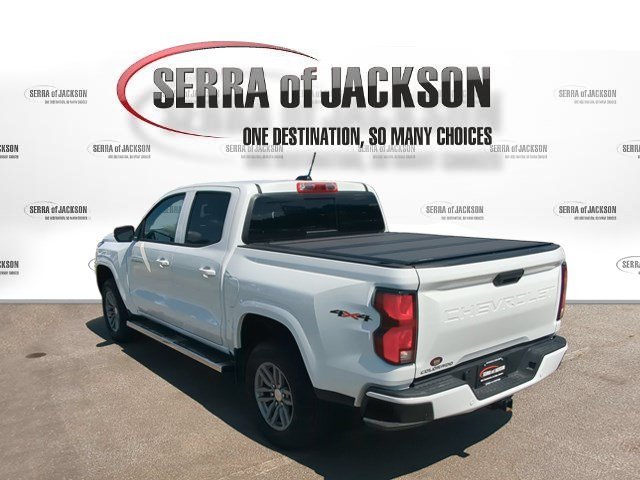 Used 2026 Summit White Chevrolet LT image 7