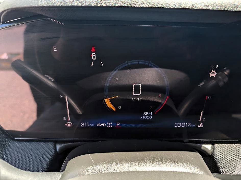 Used 2025 Sterling Gray Metallic Chevrolet LT image 21
