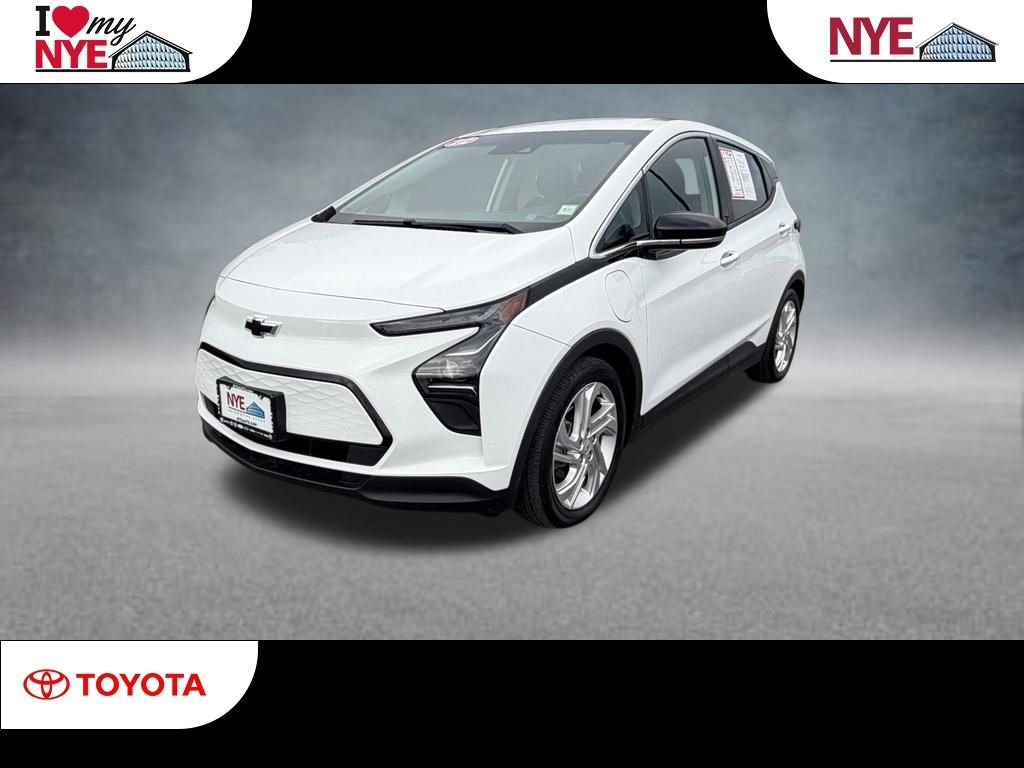 Used 2022 White Chevrolet 1LT image 1