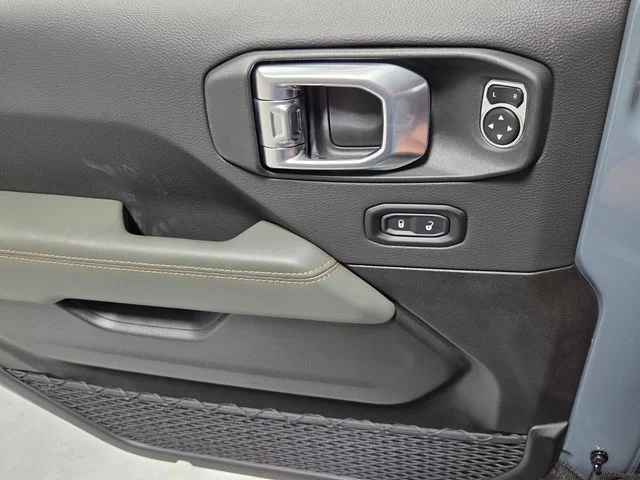 New 2026 Anvil Clear-Coat Exterior Paint Jeep Mojave X image 25