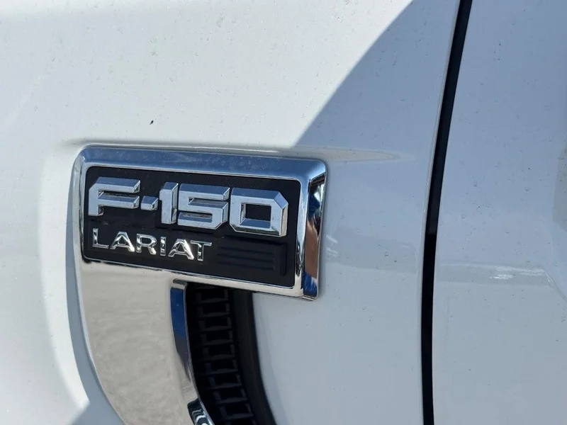 New 2026 Star White Metallic Tri-Coat Ford LARIAT 4WD SuperCrew 5.5