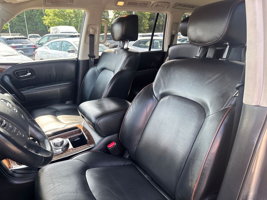 Used 2020 Gray Nissan Platinum image 16