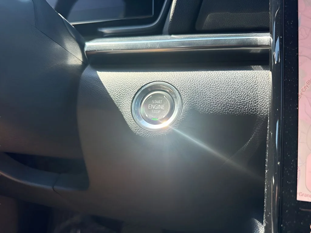 Used 2026 White GMC Elevation image 22