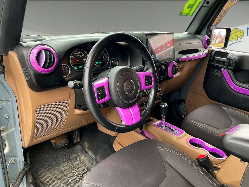 Used 2015 Anvil Clear Coat Jeep Unlimited Sahara image 8