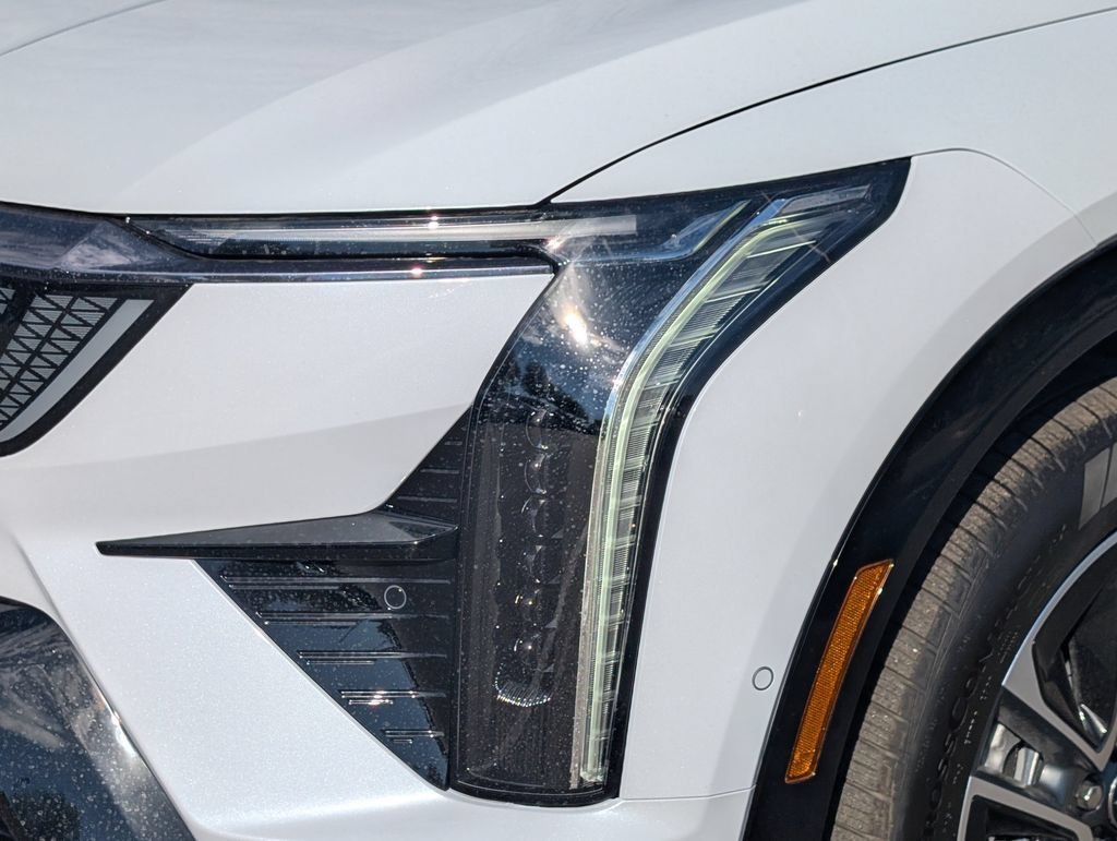 2027 Cadillac OPTIQ Sport - Photo 6