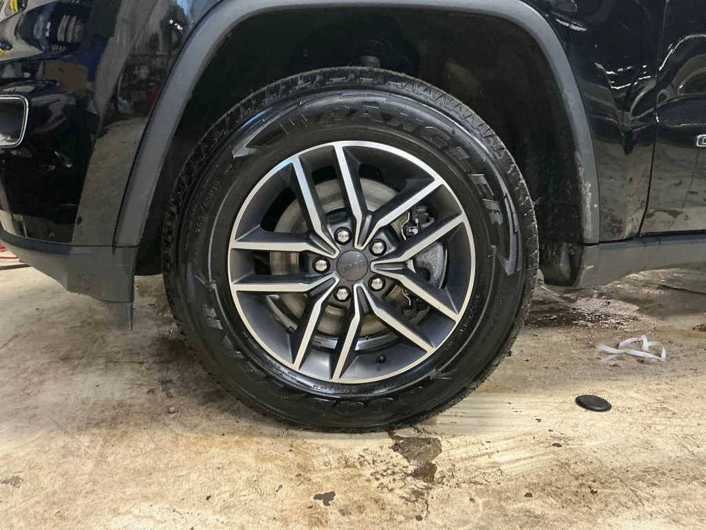 Used 2022 Black Jeep Limited image 11