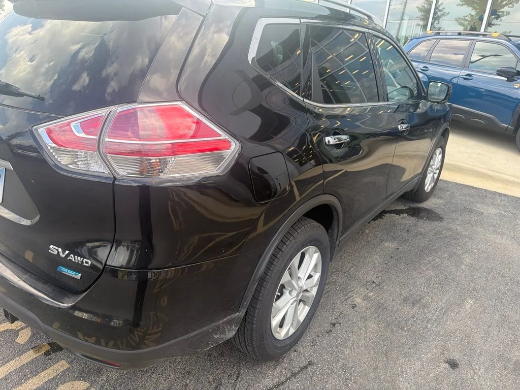 Used 2014 Black Nissan SV image 5