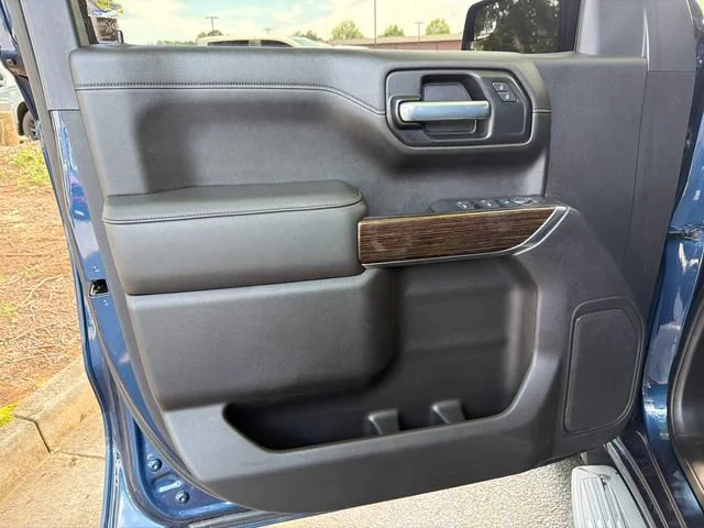 Used 2021 PACIFIC BLUE METALLIC GMC Elevation image 10