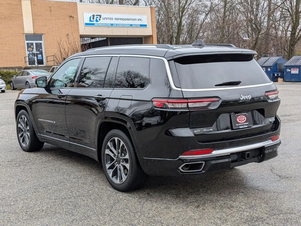 Used 2023 Black Jeep Overland image 10