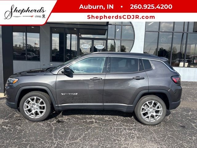 2022 Jeep Compass Latitude Lux 4X4's photo