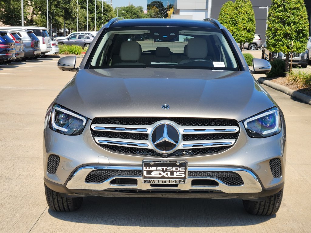Used 2022  Mercedes-Benz GLC 300 image 2