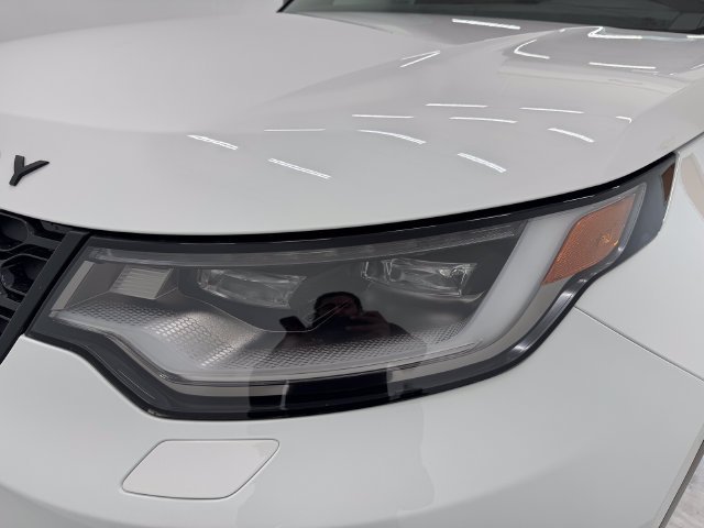 Used 2024 Fuji White Land Rover Dynamic SE image 33