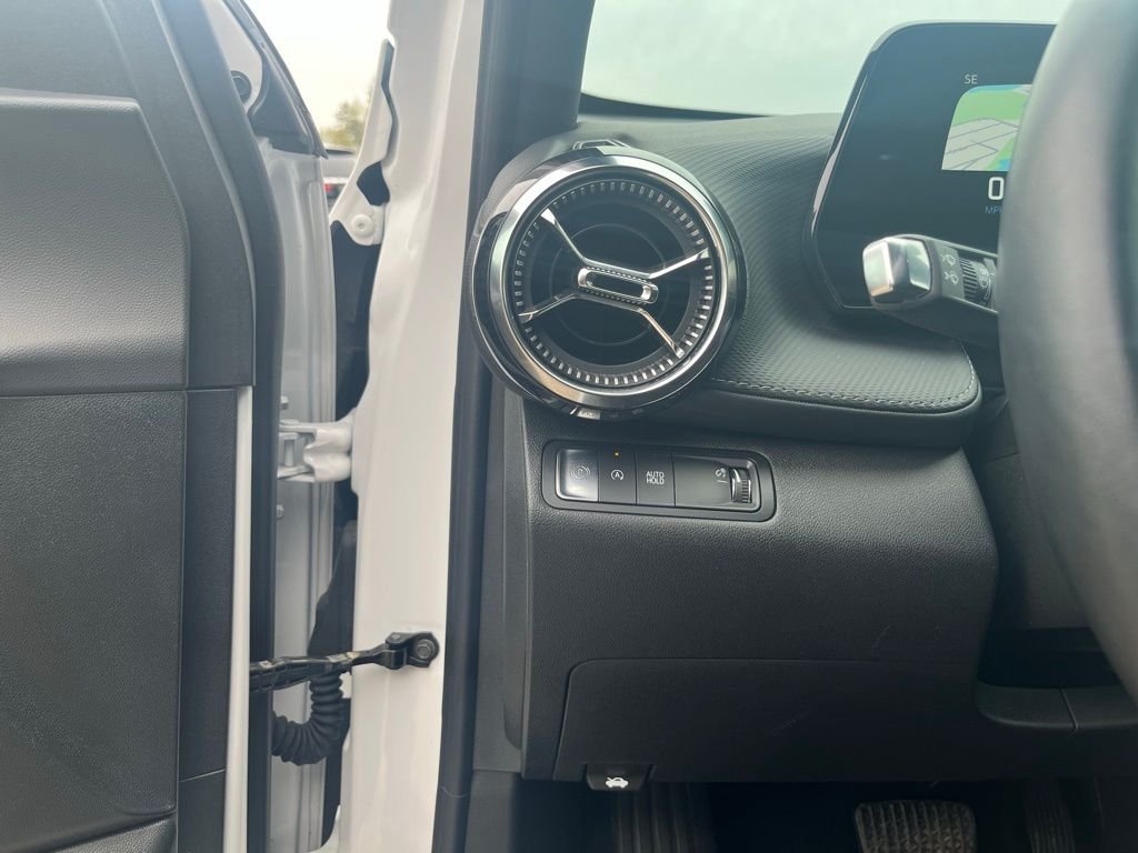 Used 2025 Summit White Chevrolet LT image 22