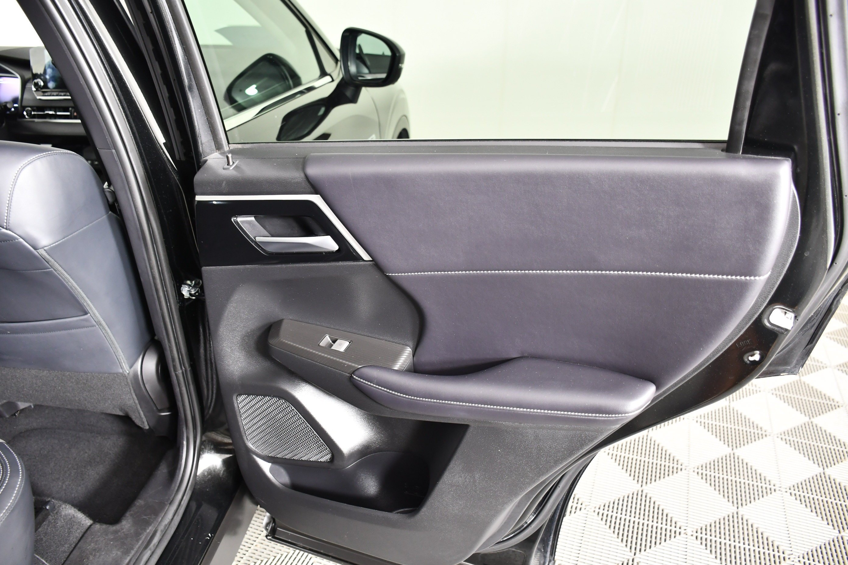 Certified Used 2024 Black Diamond Mitsubishi SE image 42