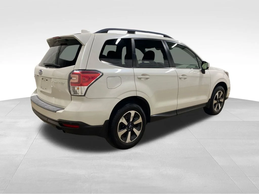 Used 2018 White Subaru 2.5i Limited image 7