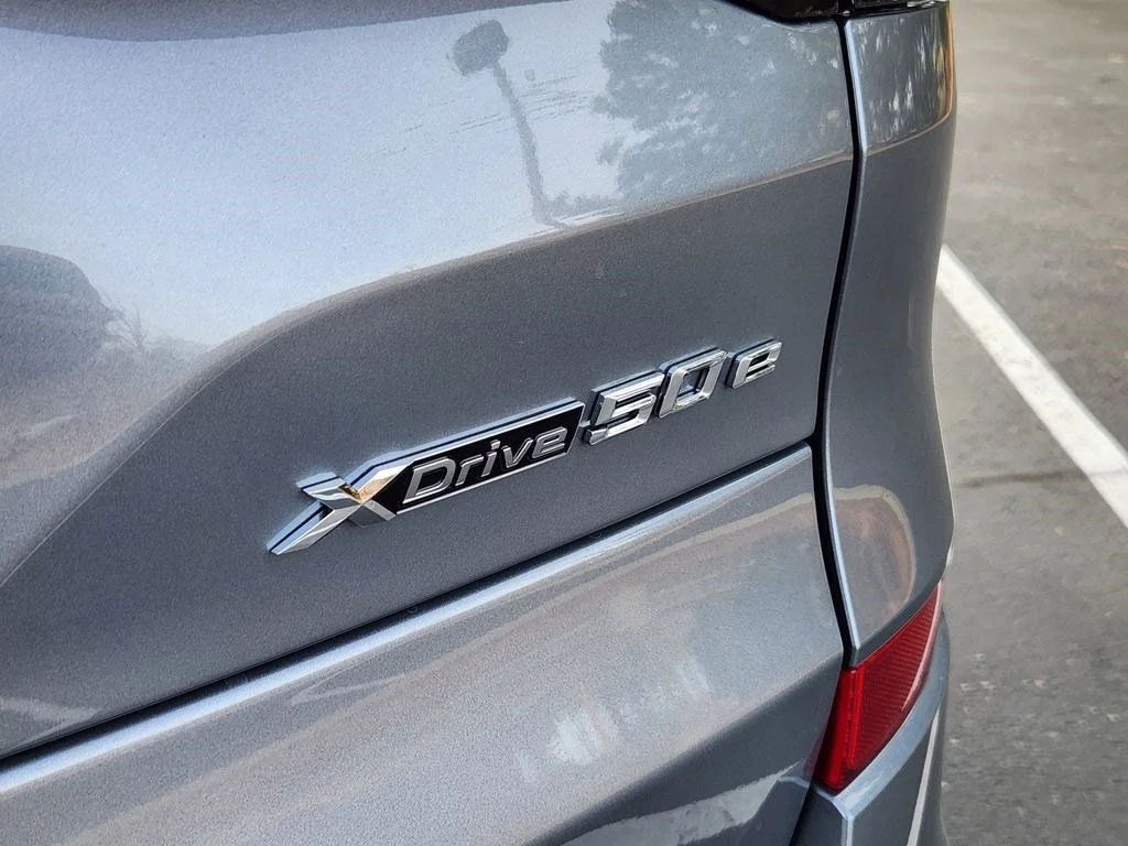 Used 2026 Skyscraper Grey Metallic BMW xDrive50e image 20