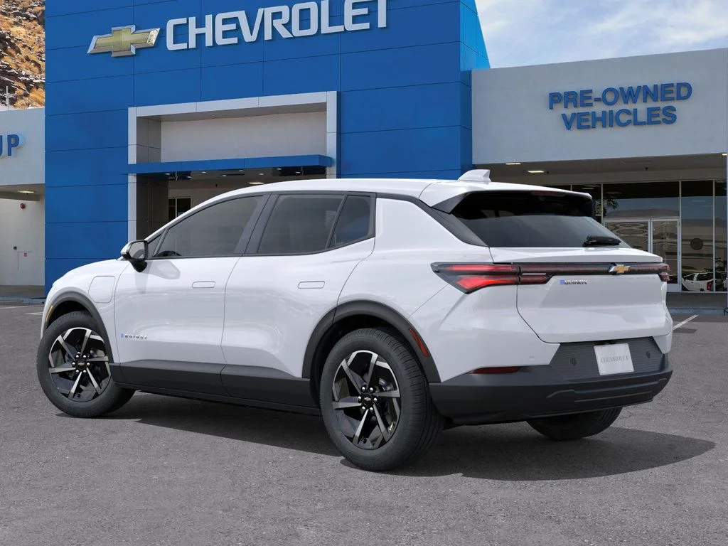 New 2026 Summit White Chevrolet LT1 w/PCY image 3