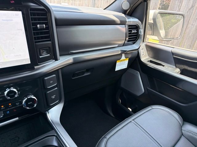 New 2026 Star White Metallic Tri-Coat Ford Platinum® image 22