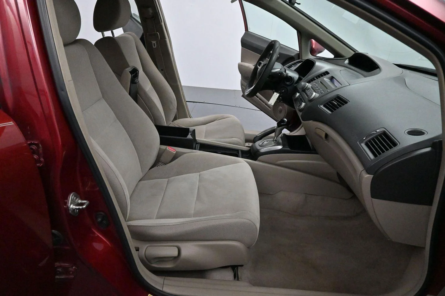 Used 2011 Tango Red Pearl Honda LX image 22