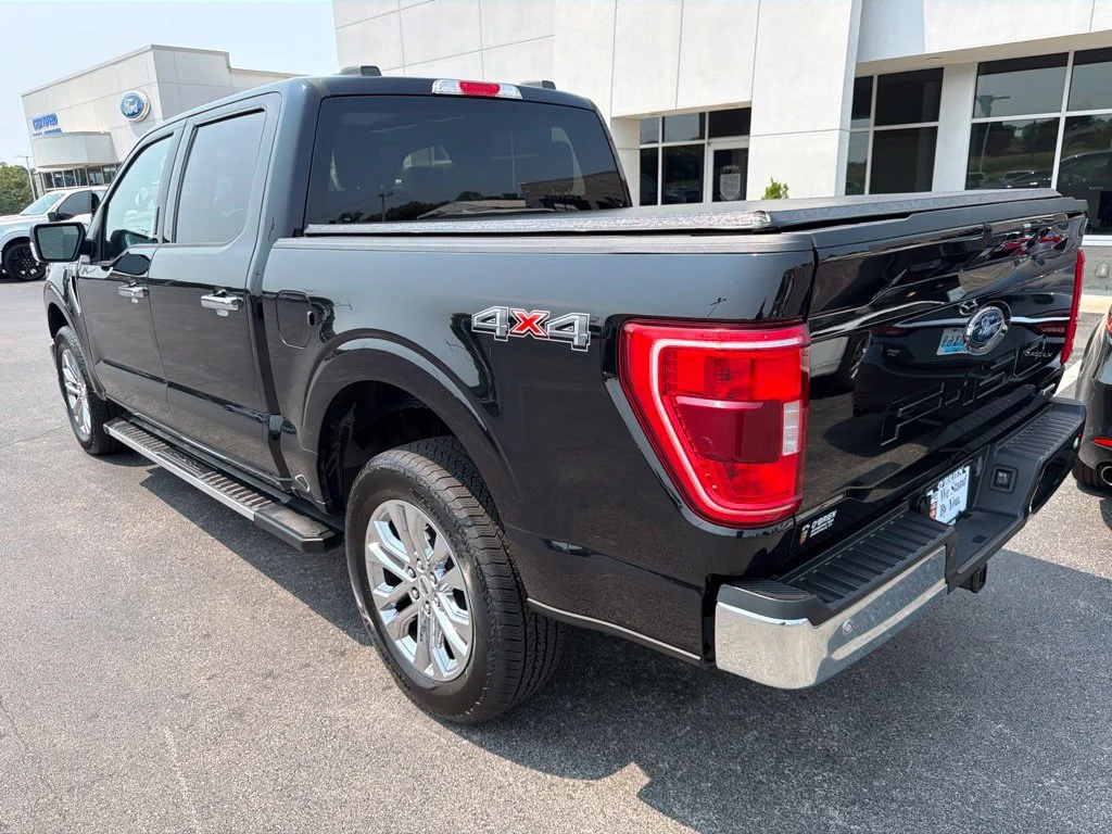 Used 2023 Agate Black Metallic Ford XLT image 3