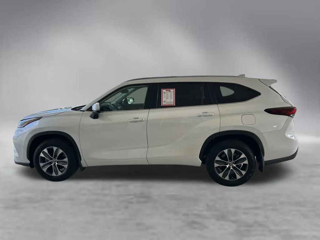 Used 2024 Beige Toyota XLE image 8