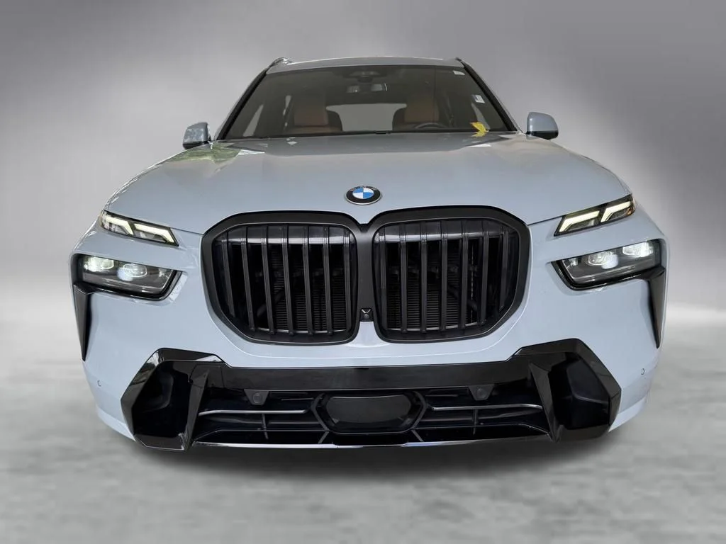 Used 2023 Gray BMW xDrive40i image 15