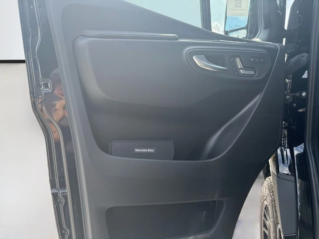 New 2026  Mercedes-Benz Cargo 144 WB image 35